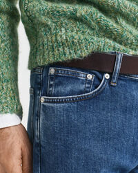 Regular fit ‑mitoitetut Clean Wash ‑farkut