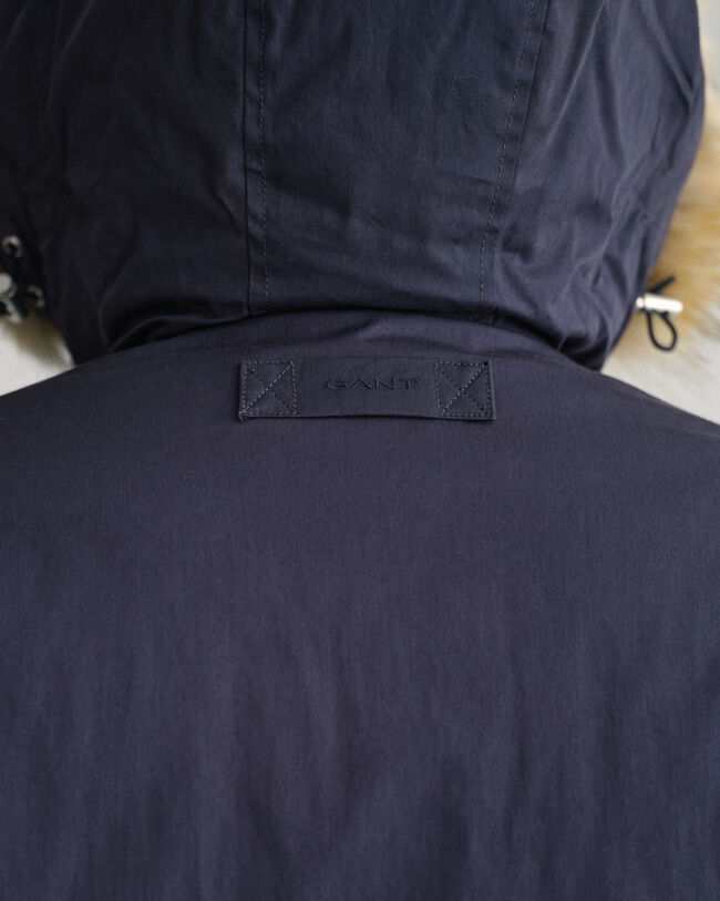 Lyhyt talviparkatakki