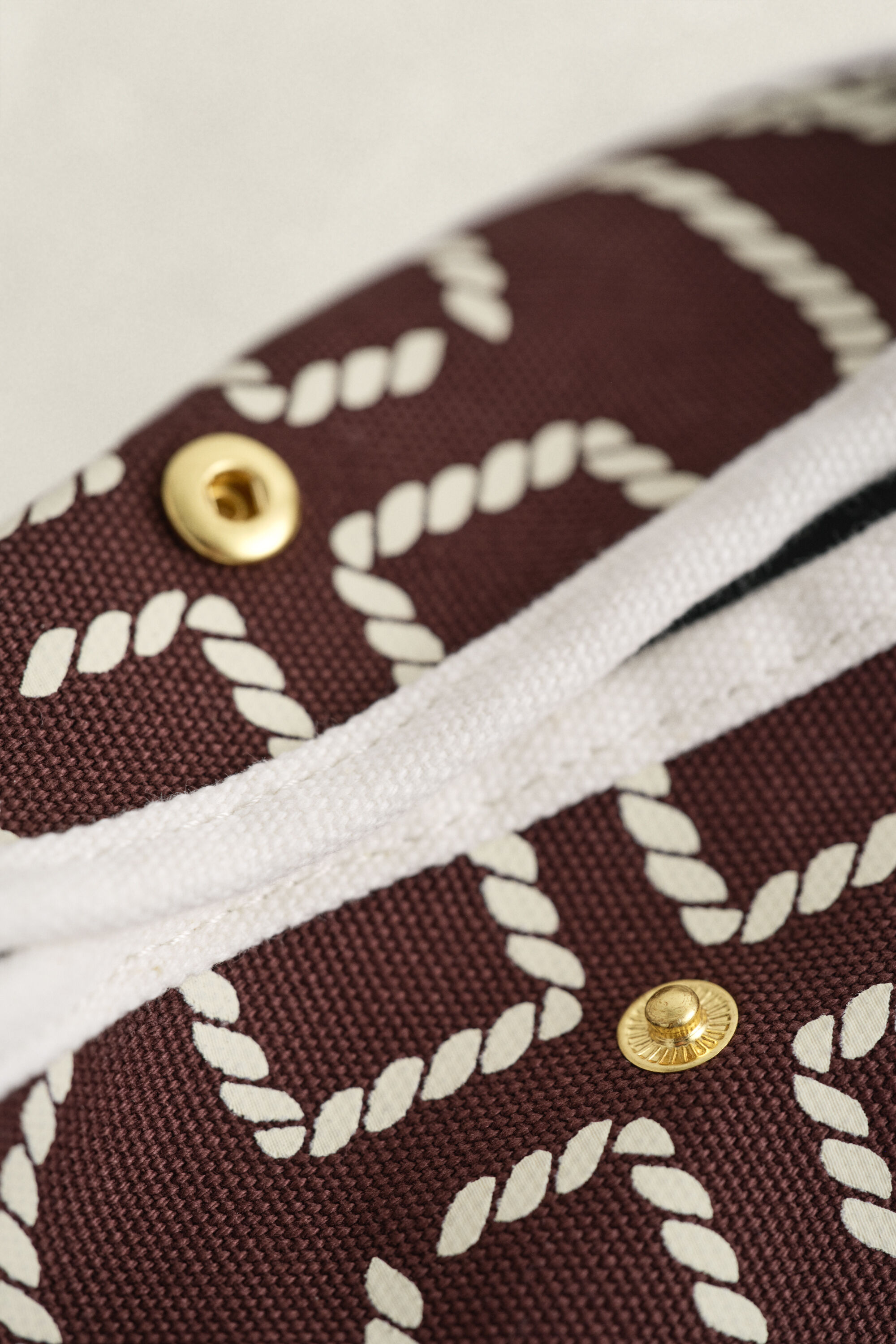 Kanvaasikankainen rantakassi