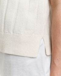 Villainen joustinneuleliivi, v‑pääntie