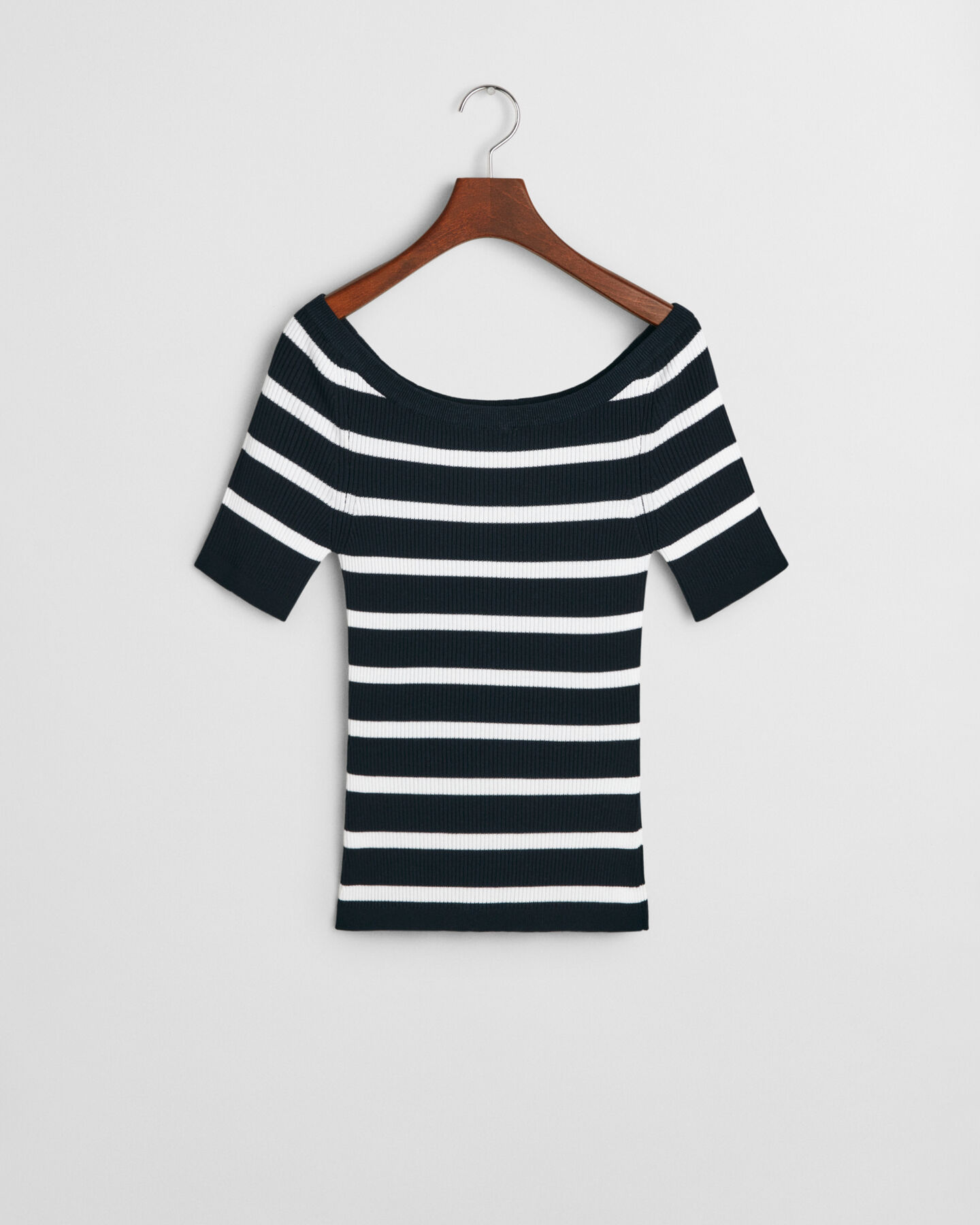 Raidallinen ribbineule, venepääntie