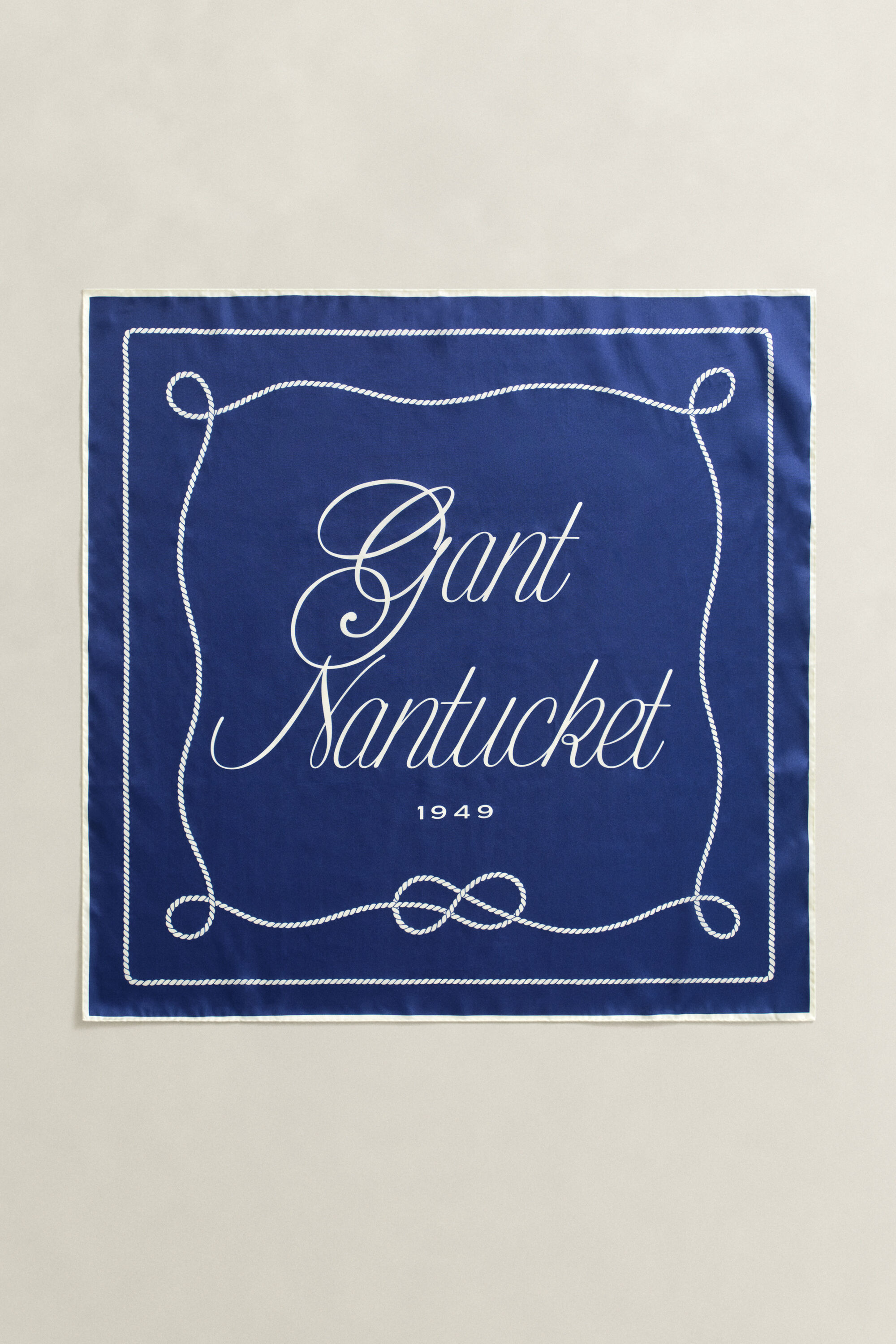 Köysikuvioinen silkkihuivi