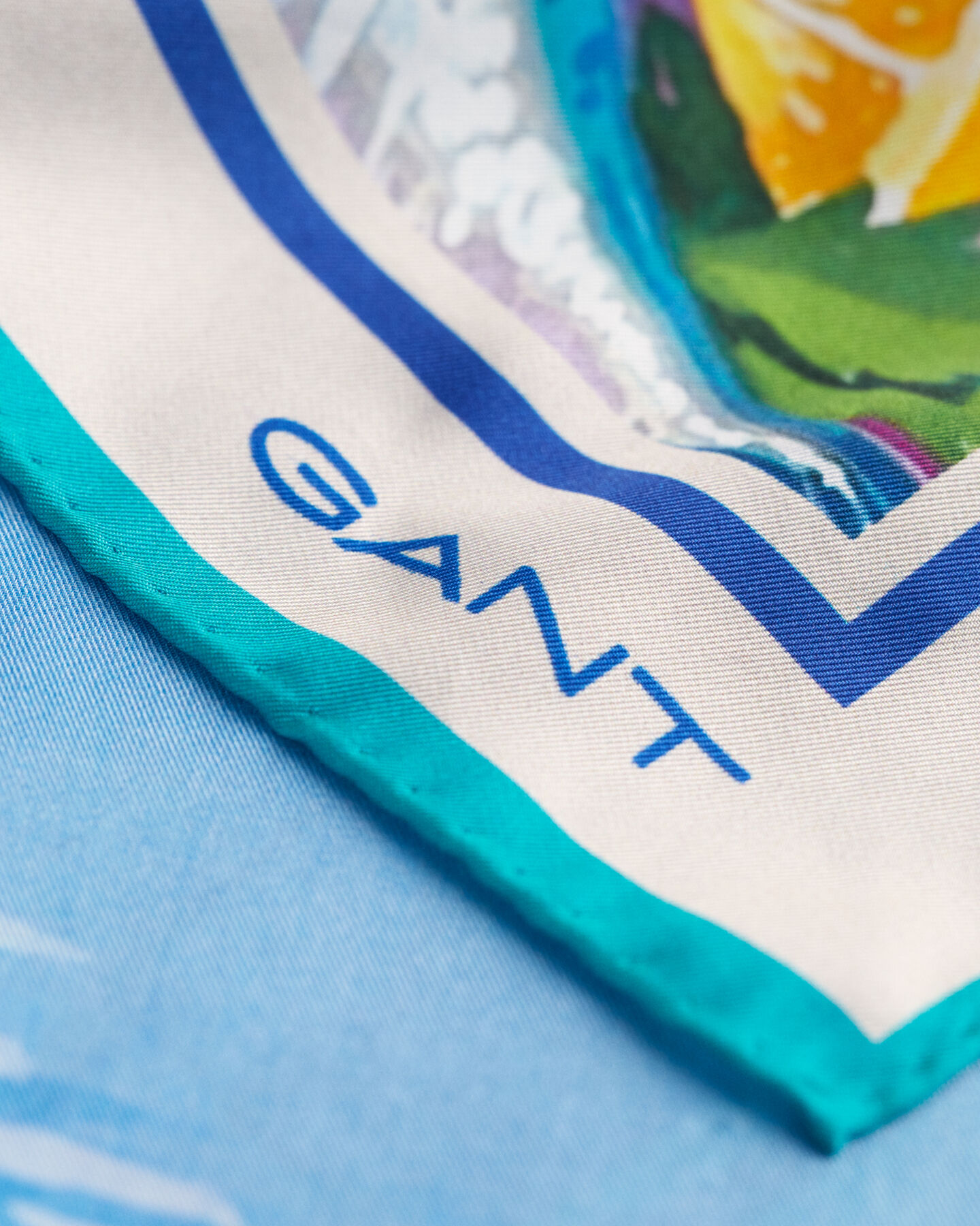 Printtikuvioitu Scenery-silkkihuivi