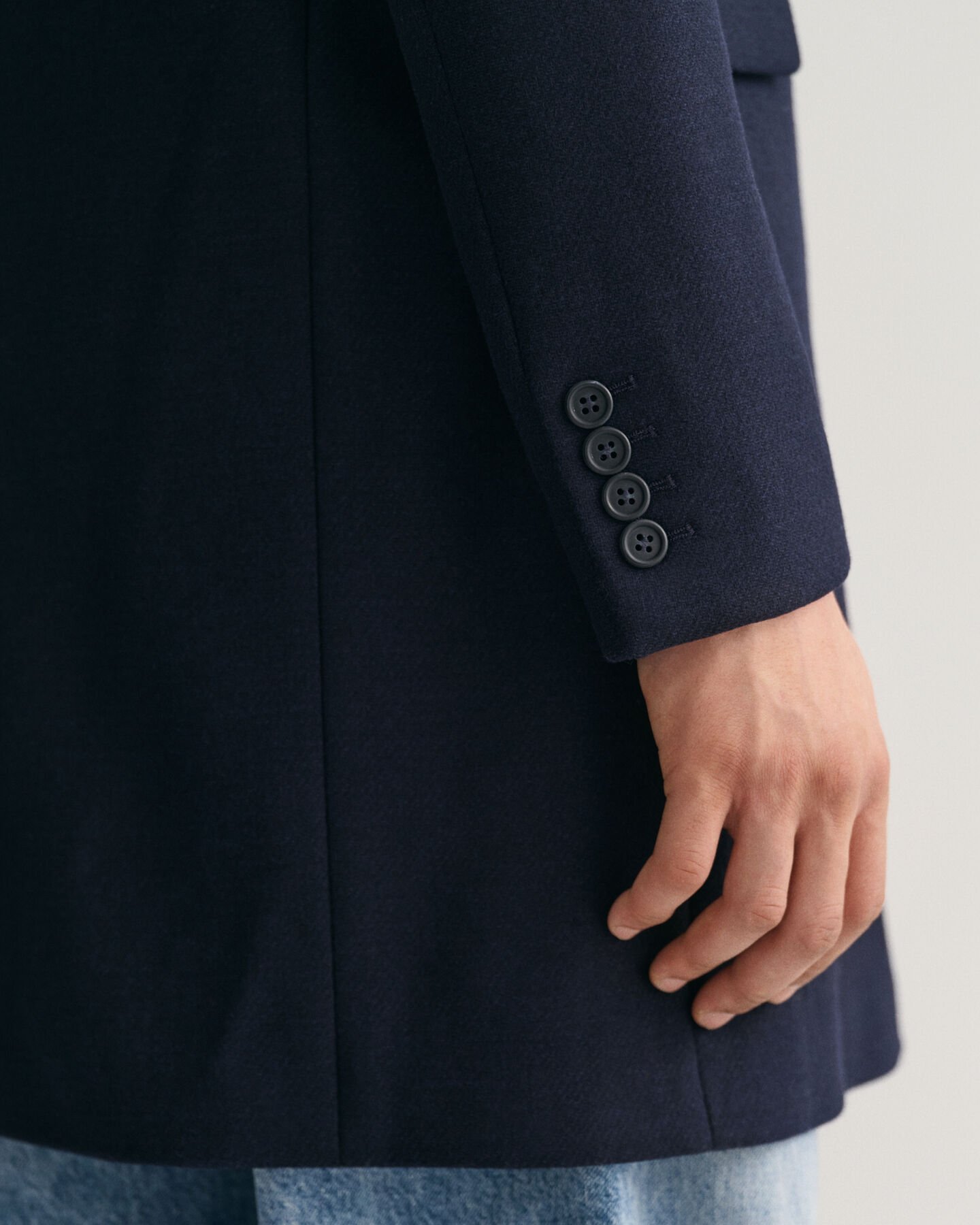 Hyvin istuva klassinen päällystakki villasta