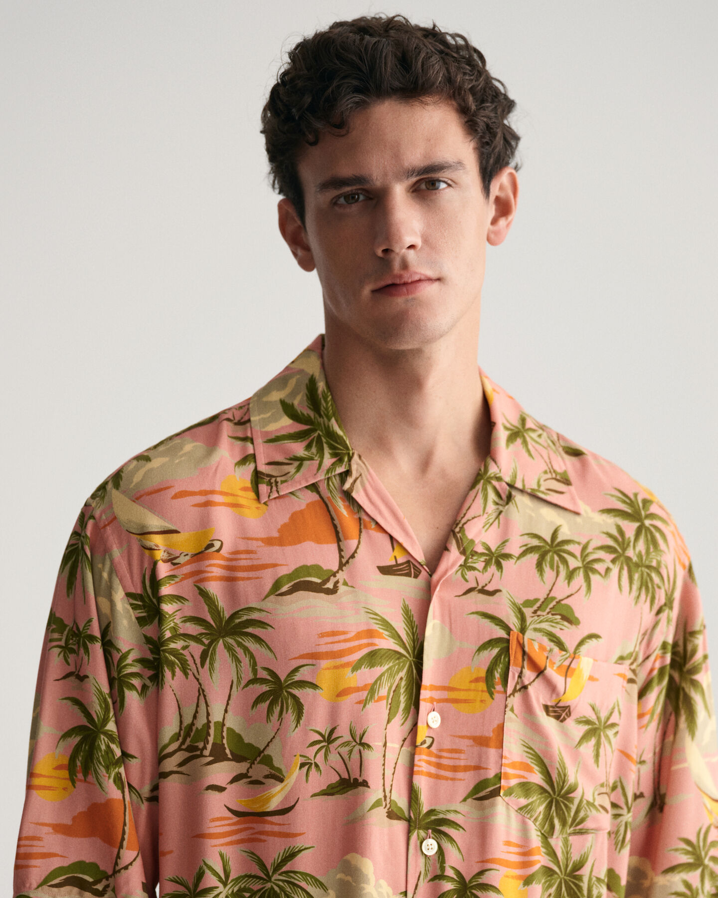 Relaxed fit ‑mitoitettu lyhythihainen Hawaiian Print -paita