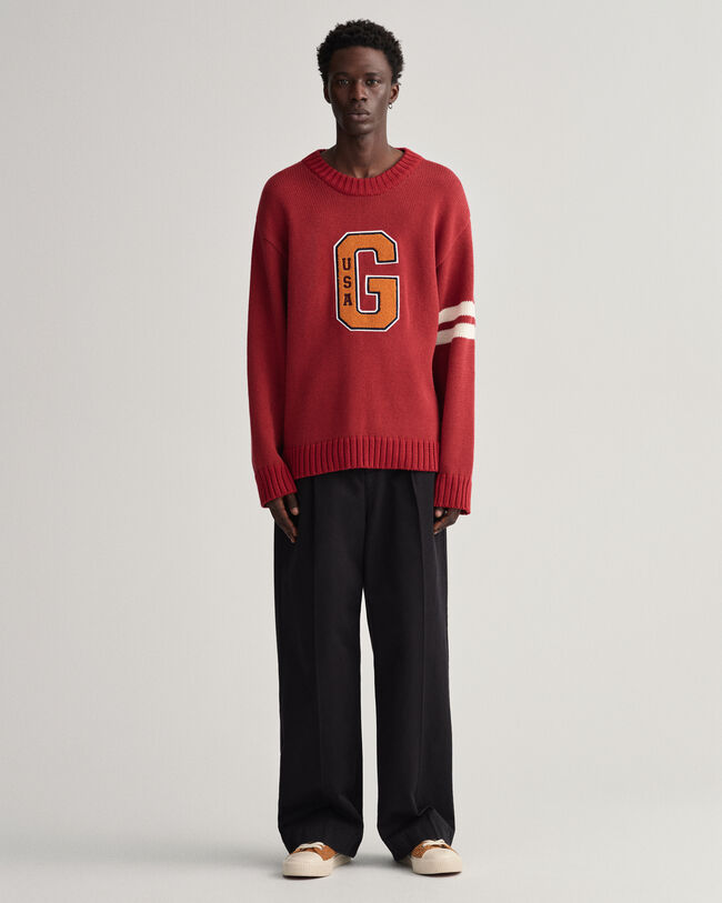 Väljät chinot laskoksilla