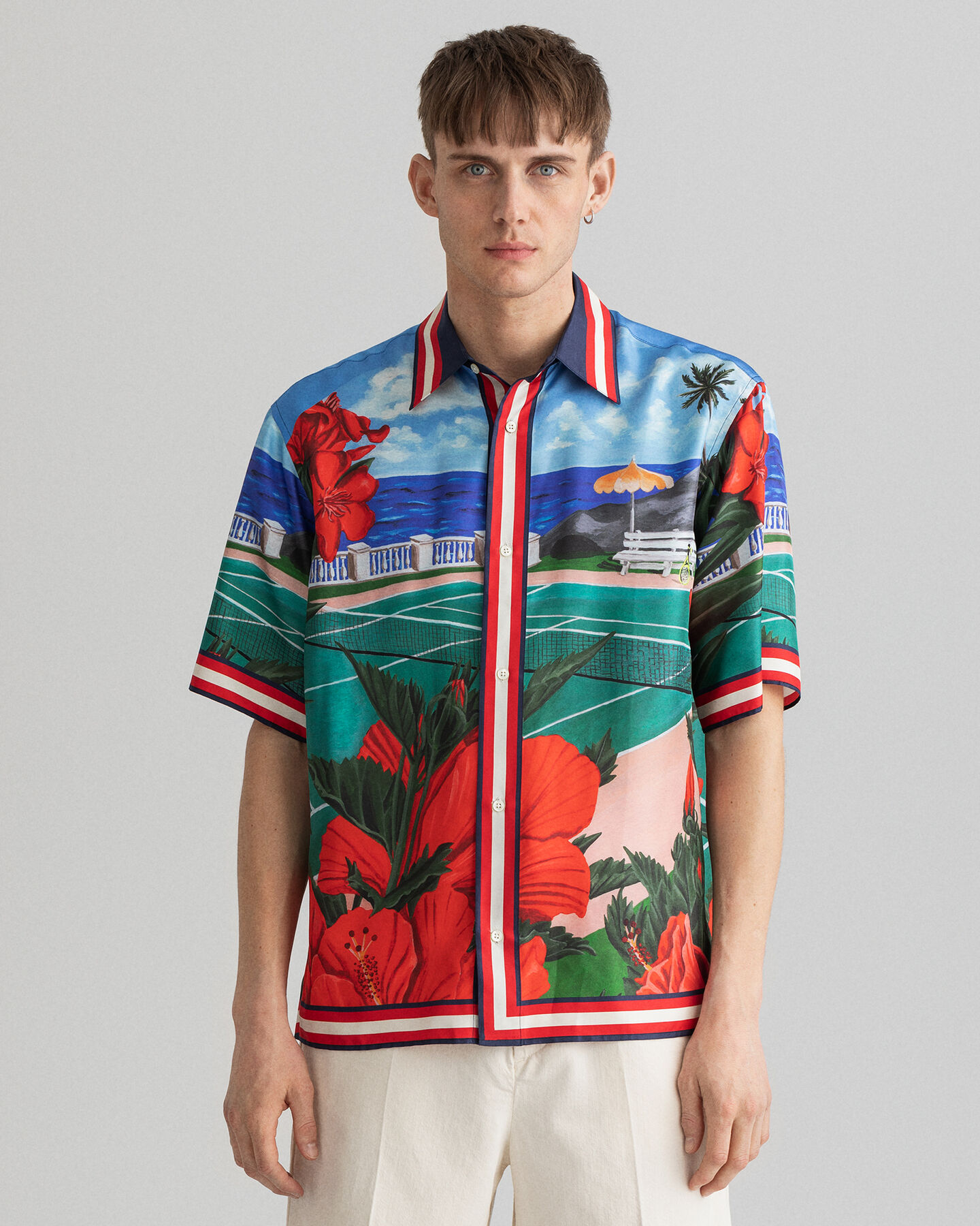 Relaxed fit ‑mitoitettu lyhythihainen Scenery-silkkipaita