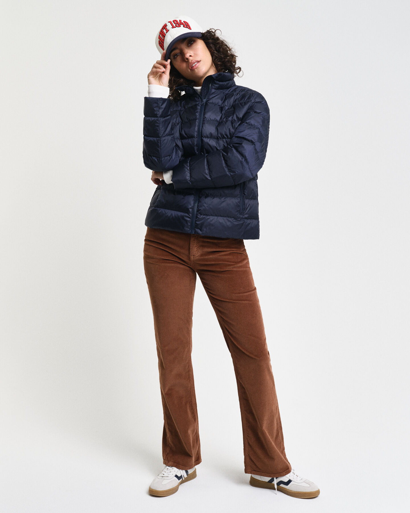 Kevyt Logo-untuvatakki