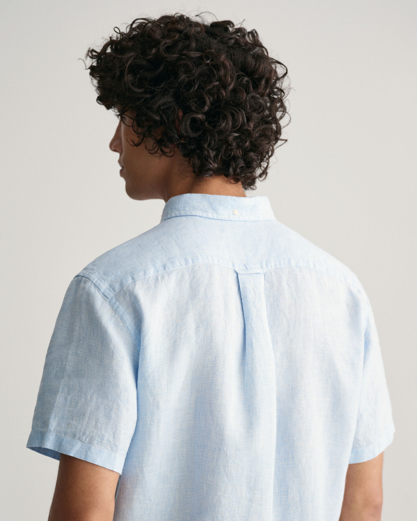 Regular fit ‑mitoitettu lyhythihainen kukonaskelkuvioinen pellavapaita