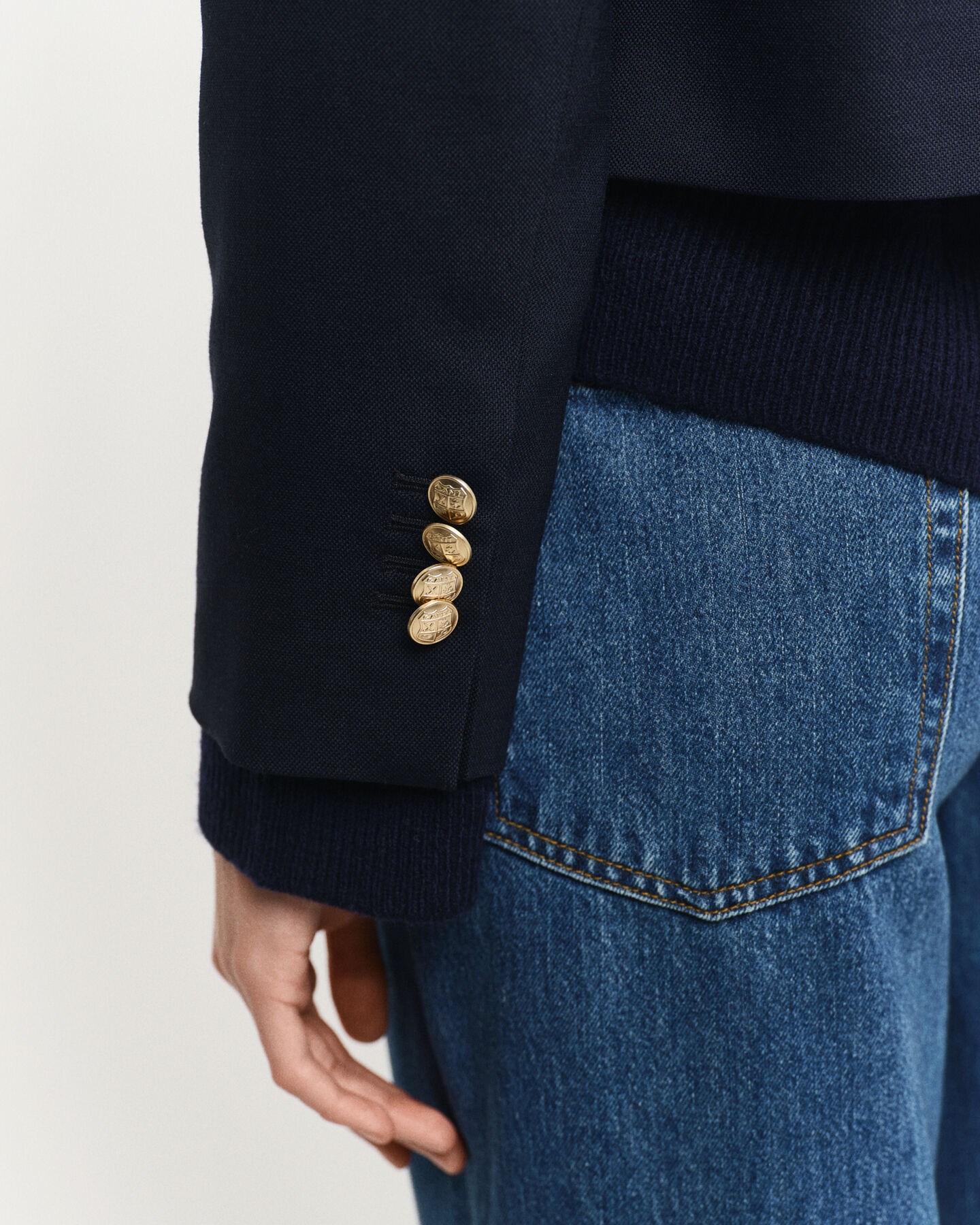 Relaxed&nbsp;fit ‑mitoitettu vajaamittainen klubitakki