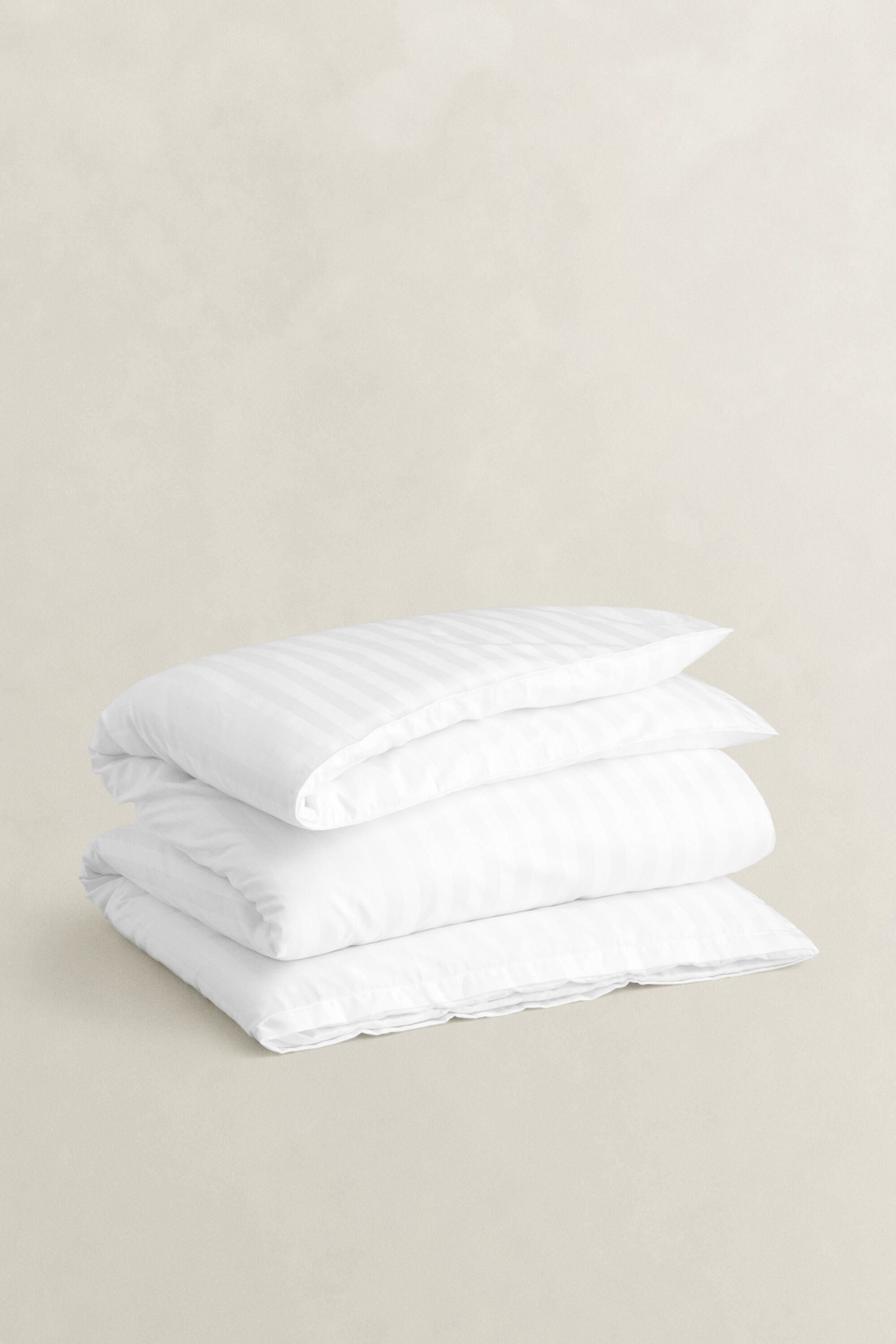 Sateen Striped ‑pussilakana parivuoteeseen