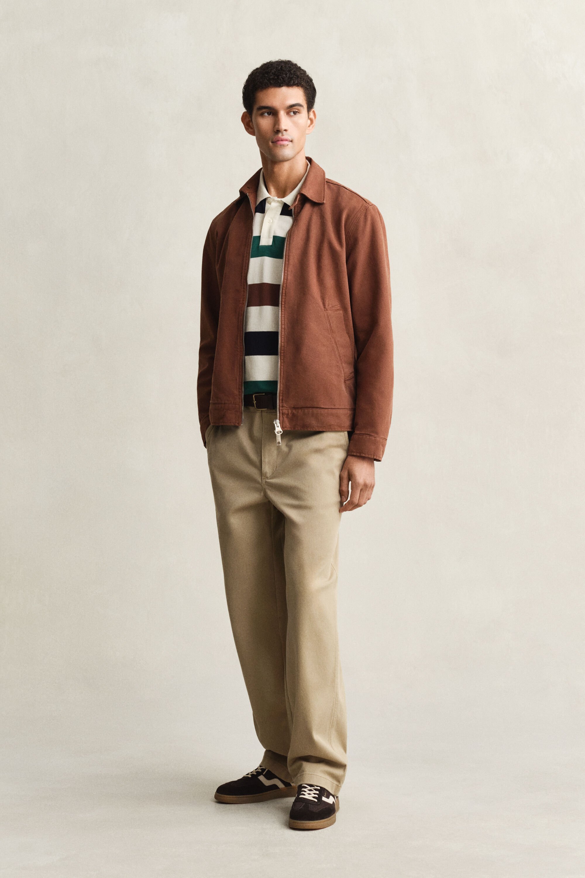 Raidallinen pikeepaita