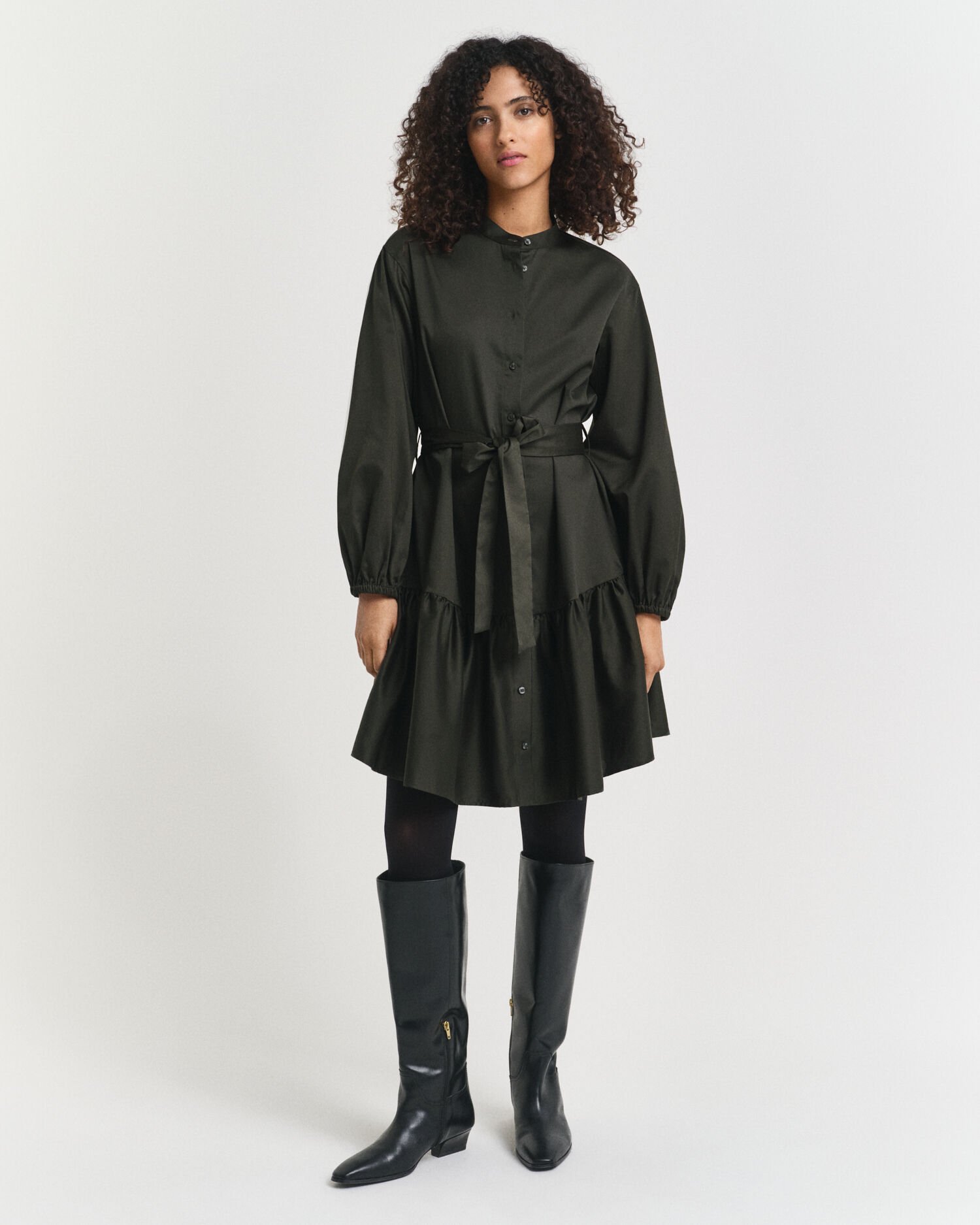 Pitkähihainen puuvillasatiinimekko