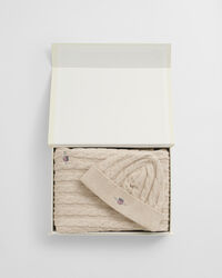 Baby-malliston viltti ja pipo lahjapakkauksessa