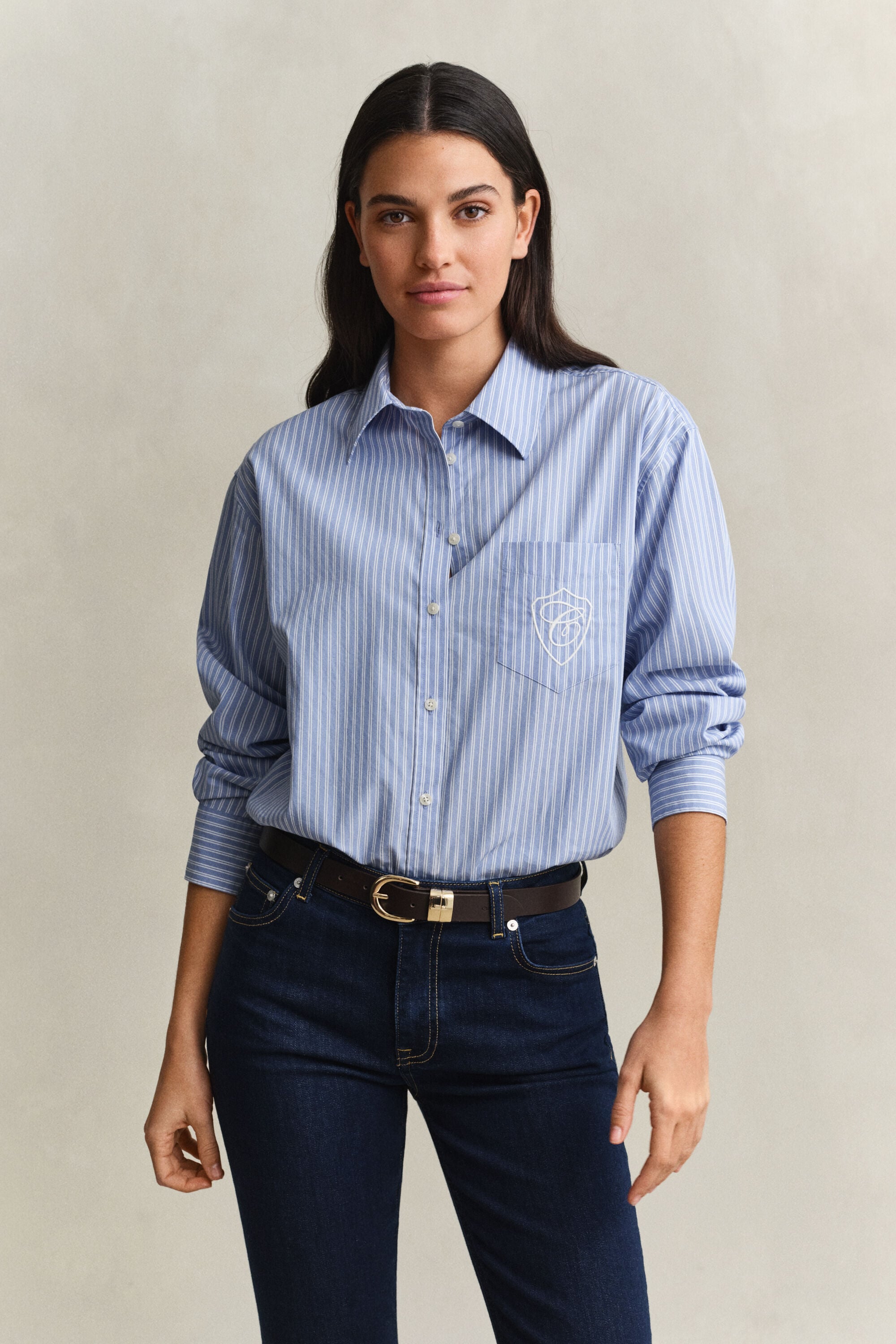 Relaxed fit ‑mitoitettu klassinen popliiniraitapaita