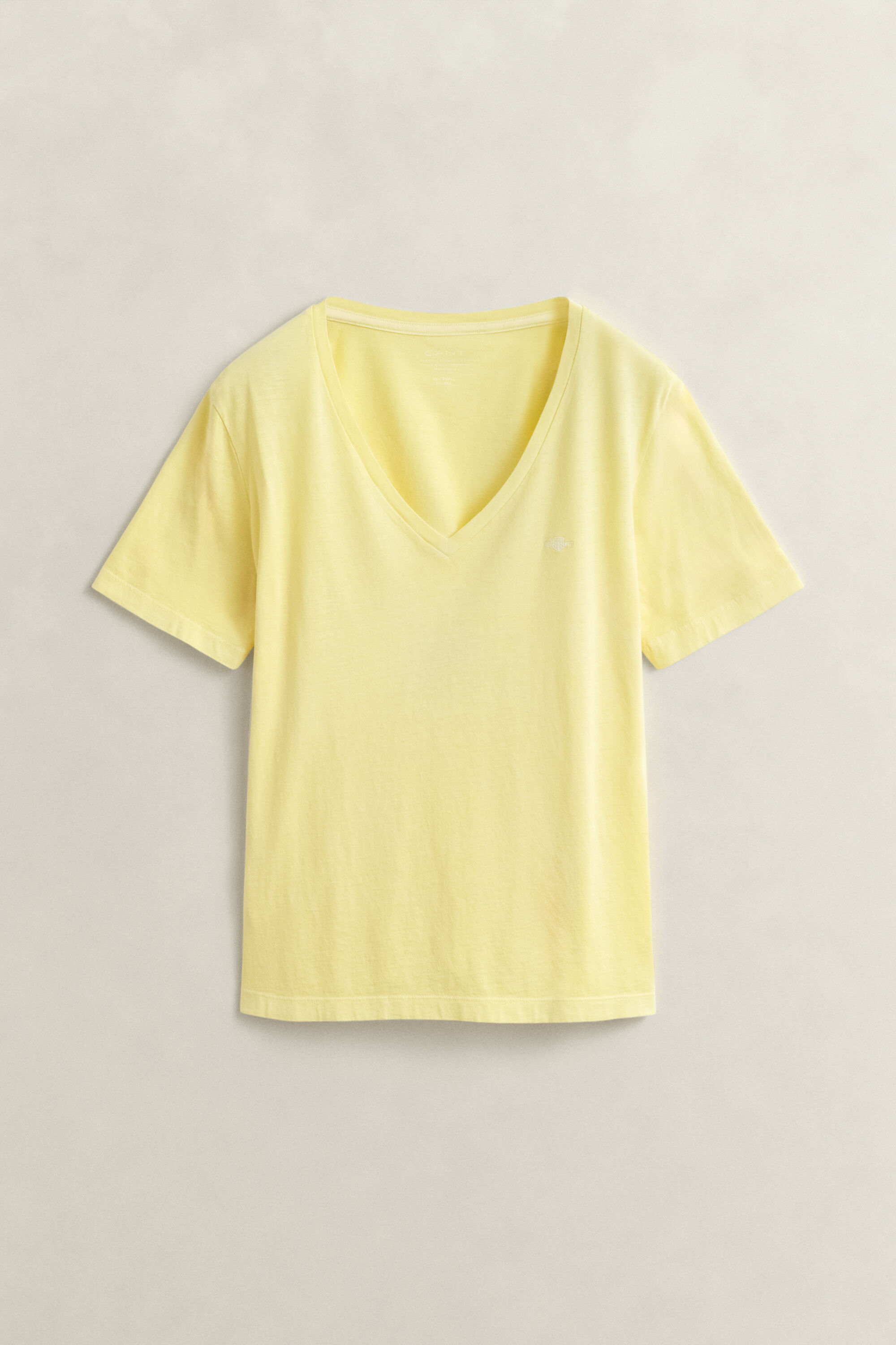 Pesukäsitelty Shield-t‑paita, v-pääntie