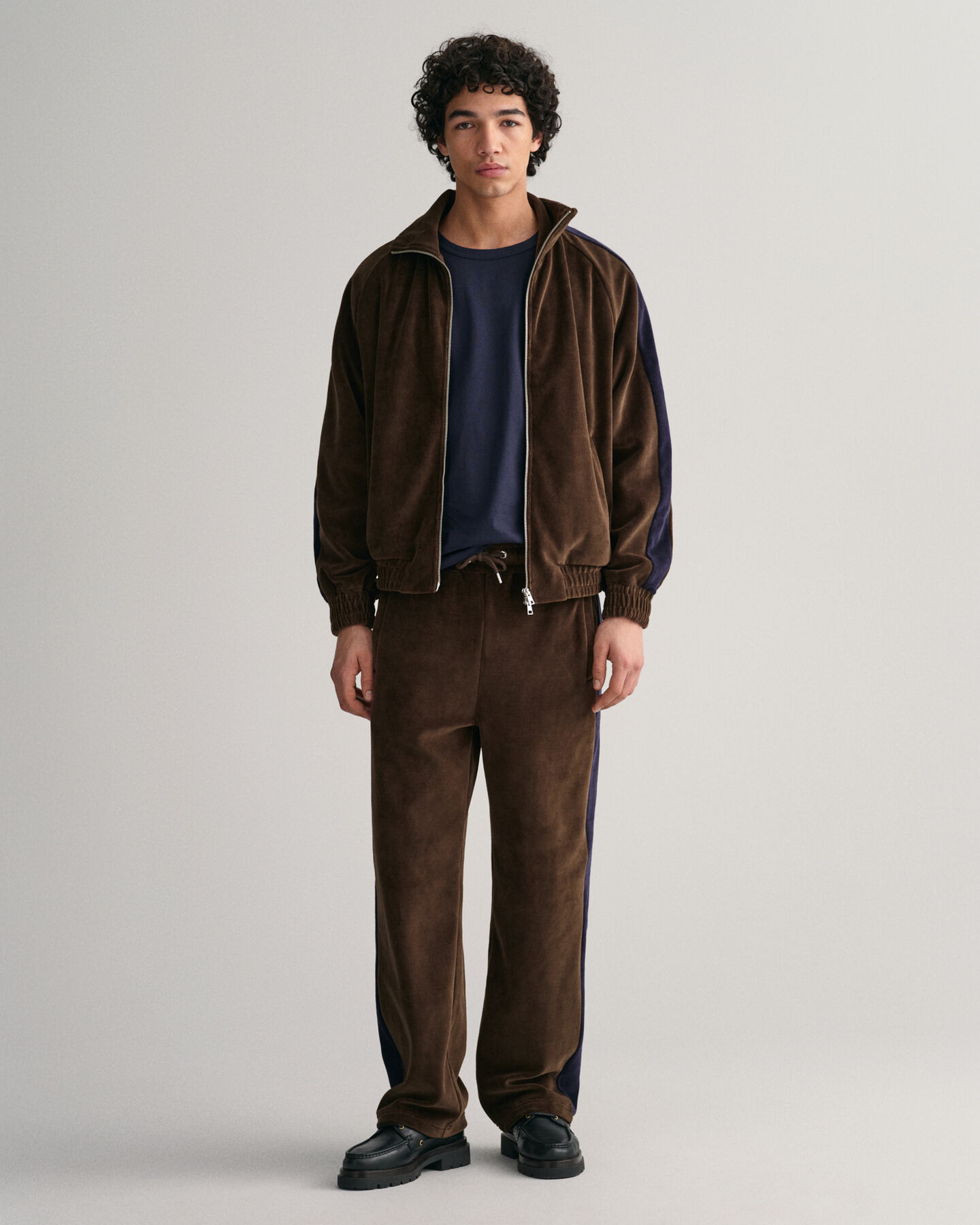 Verryttelyhousut velourista