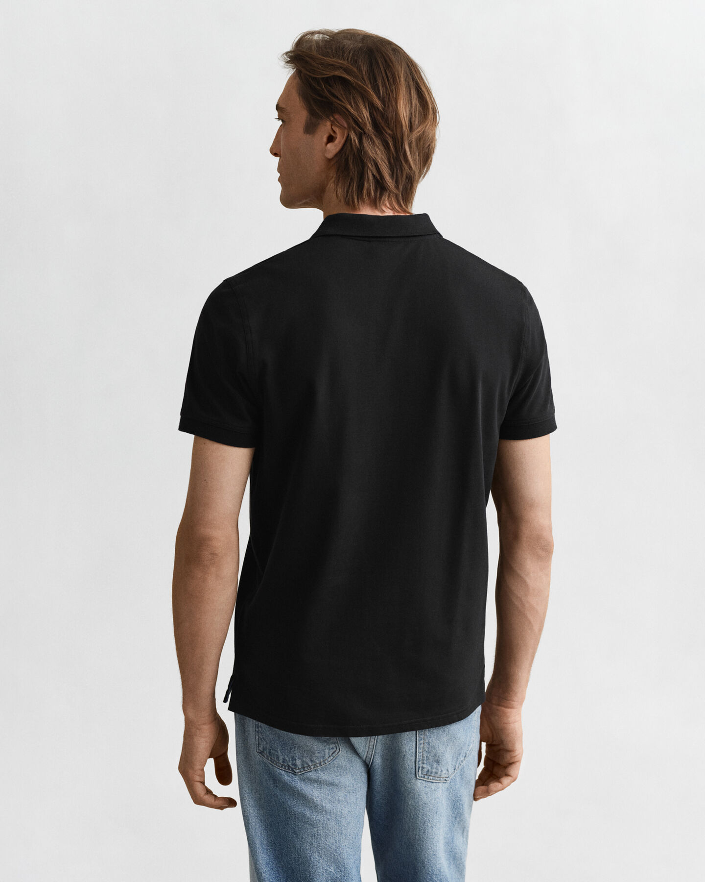 Kontrastivärinen pikeepaita