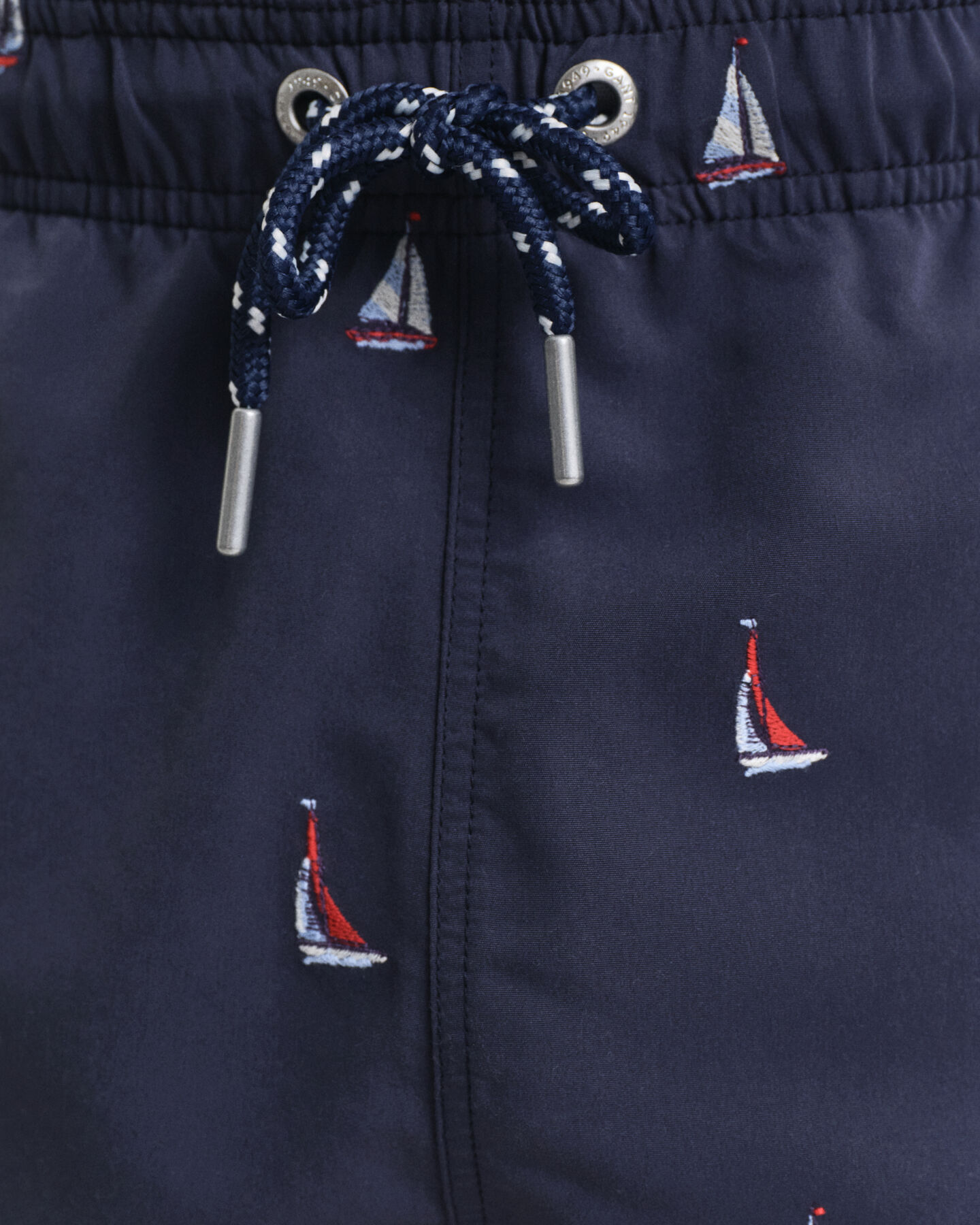 Boat Embroidered ‑uimashortsit