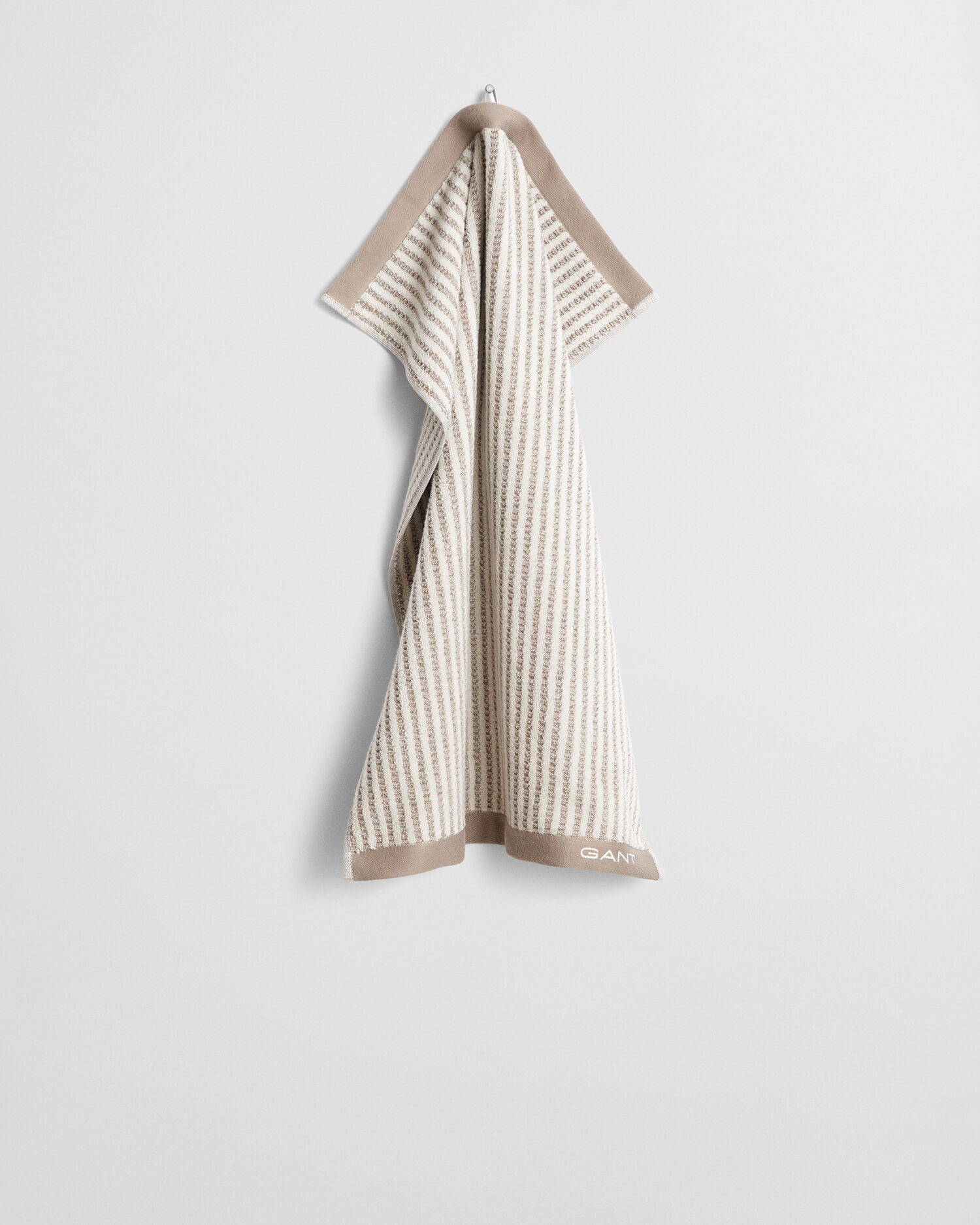 Raidallinen pyyhe (50 cm x 70 cm)