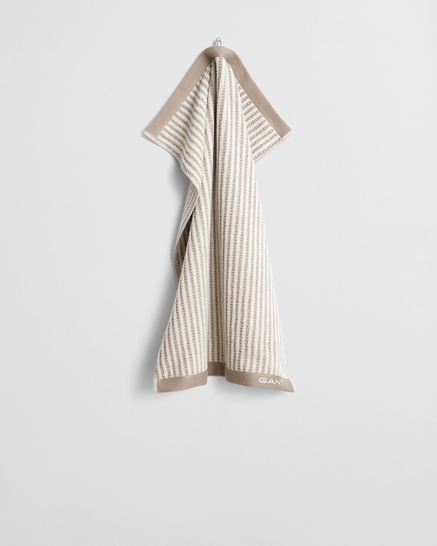 Raidallinen pyyhe (50 cm x 70 cm)