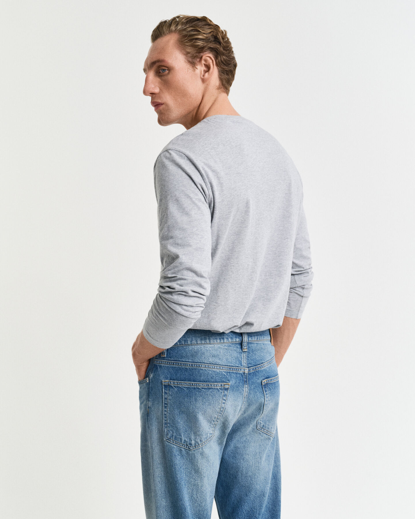 Pitkähihainen Shield-t‑paita