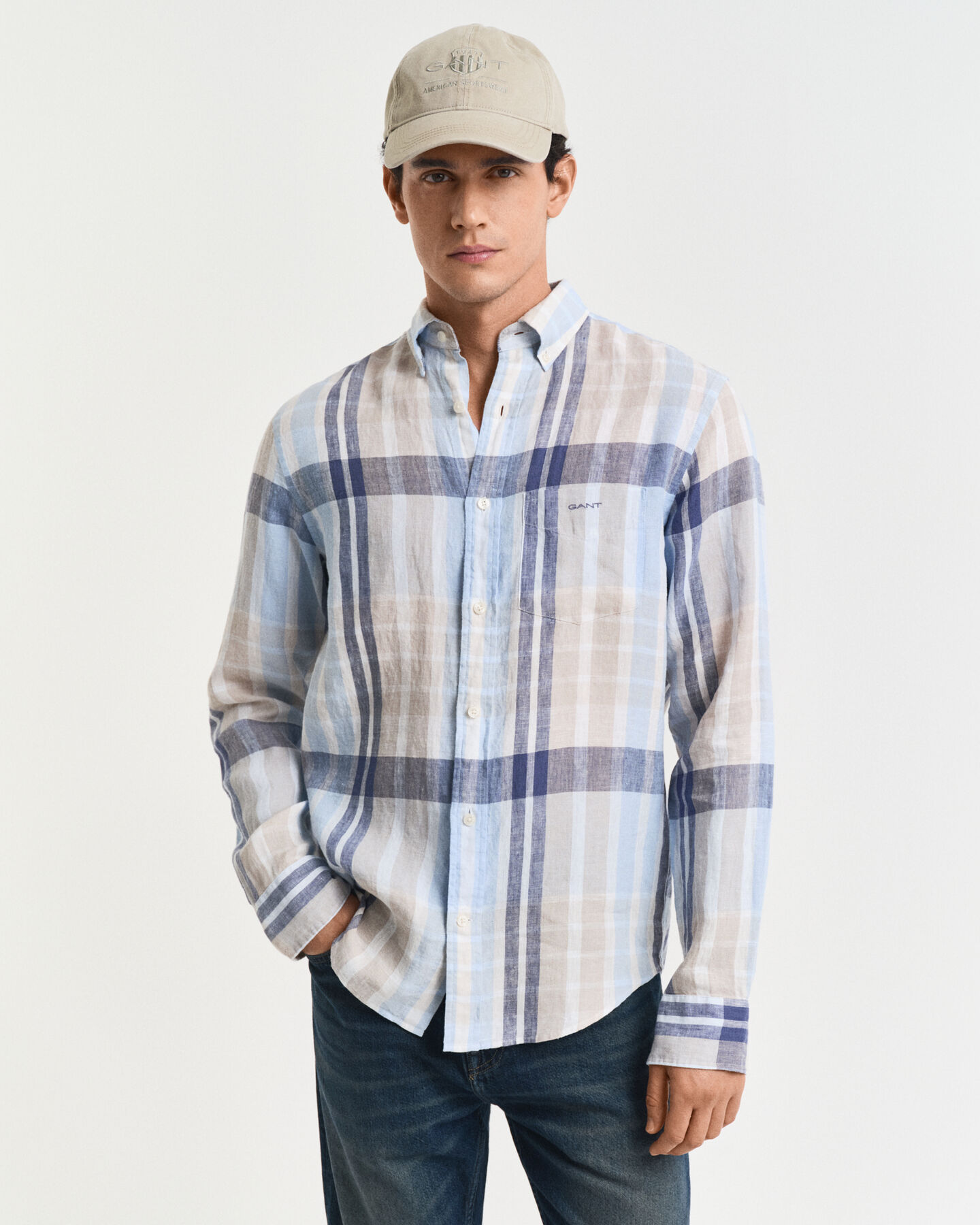 Regular fit ‑mitoitettu madrasruutuinen pellavapaita