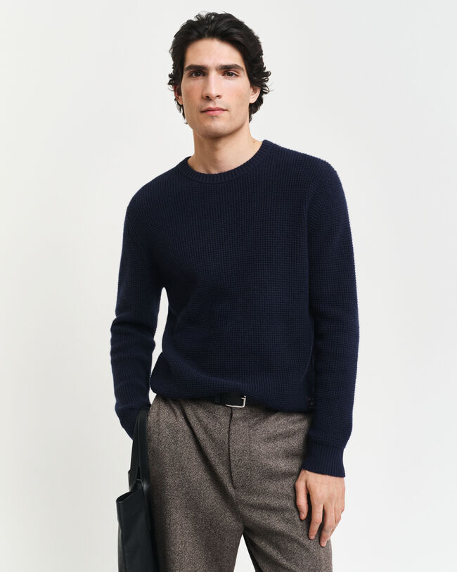 Kohopintainen villasekoiteneule, pyöreä pääntie