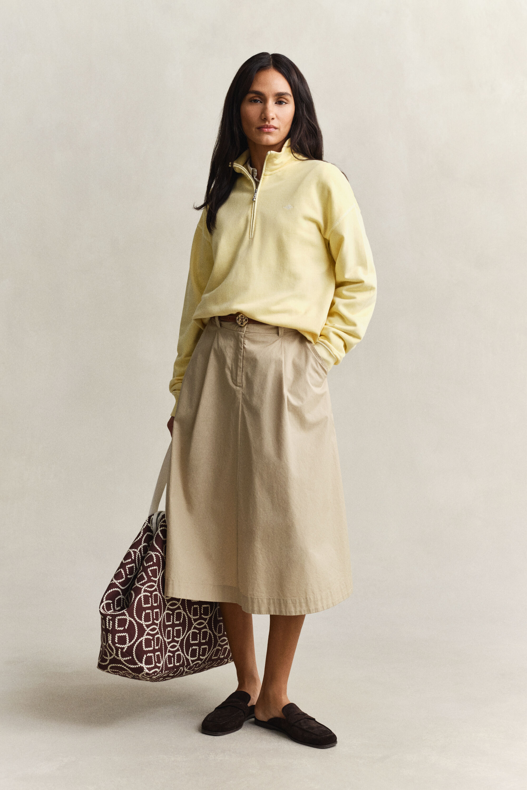 Pesukäsitelty Shield ‑collegepaita, vetoketjukaulus