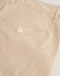 Slim&nbsp;fit ‑mitoitetut Sunfaded-shortsit