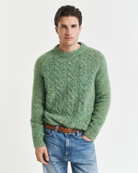 Palmikkoneule, jossa pyöreä pääntie