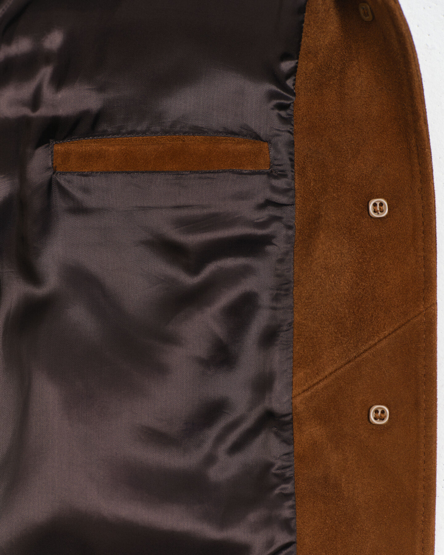 Relaxed fit ‑mitoitettu mokkanahkableiseri