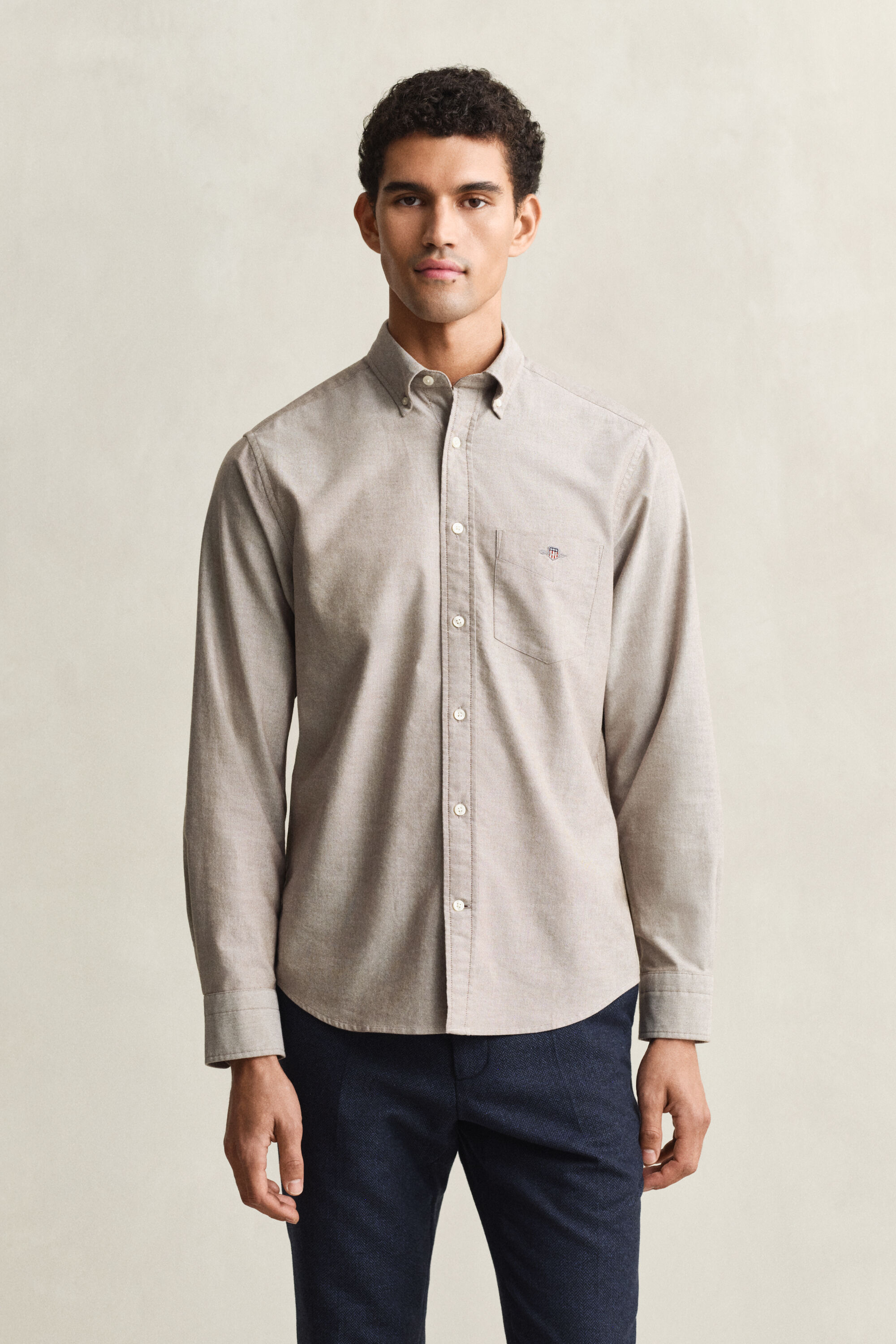 Regular fit ‑mitoitettu klassinen oxford-paita