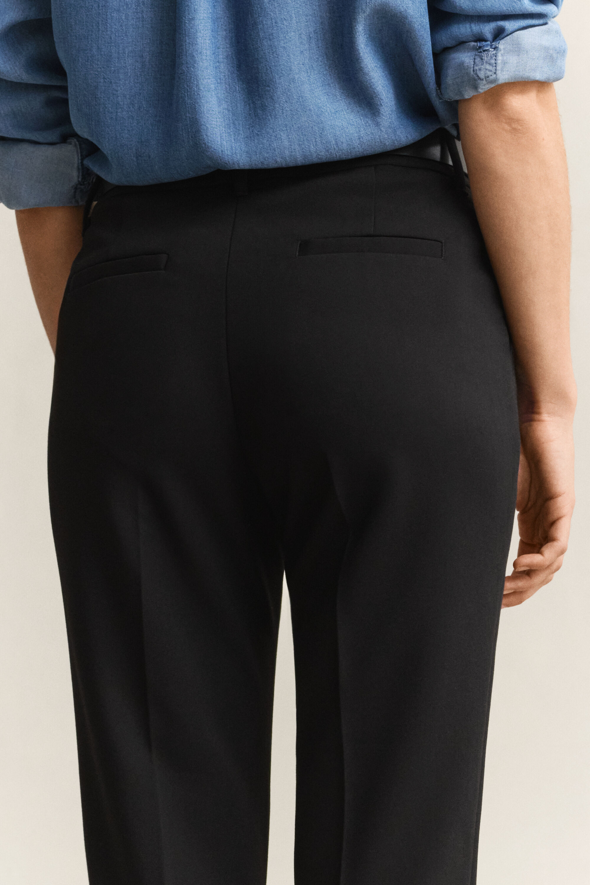Slim fit ‑mitoitetut housut