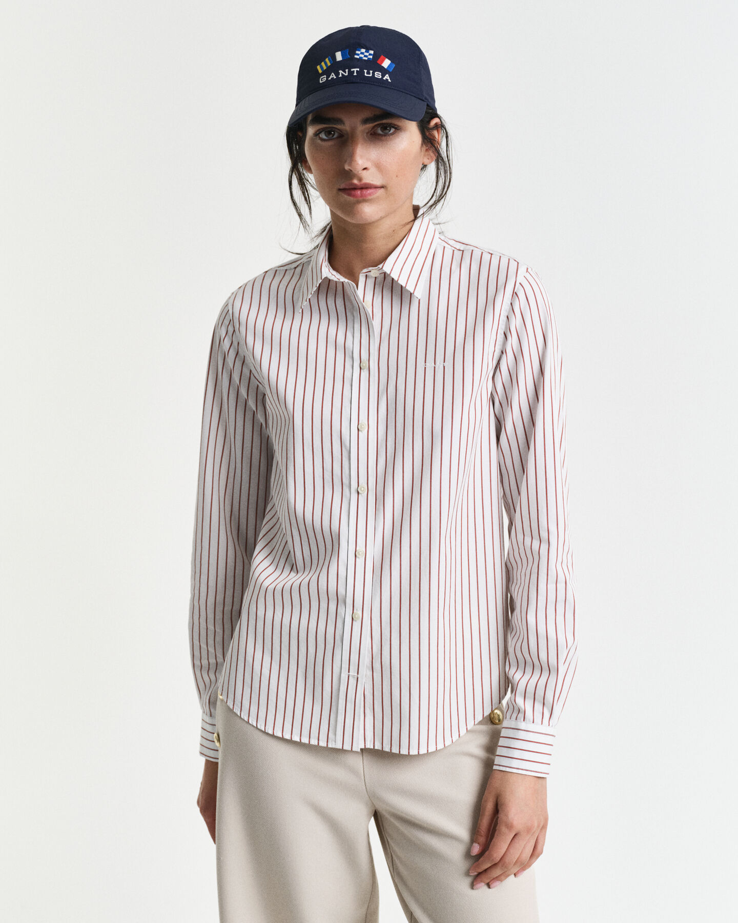 Regular&nbsp;fit ‑mitoitettu kapearaitainen popliinipaita