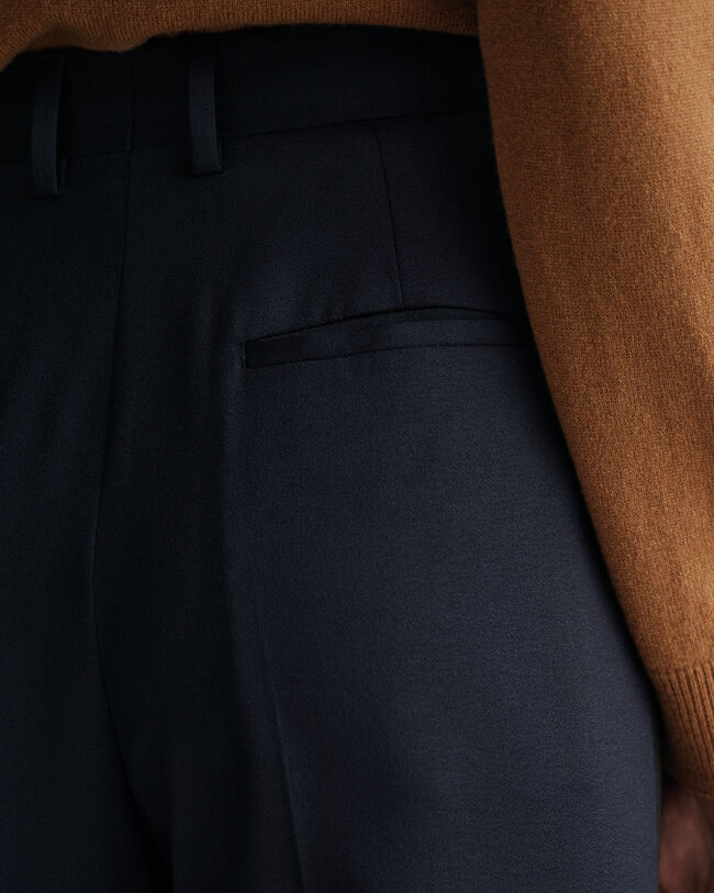 Korkeavyötäröiset smokkihousut