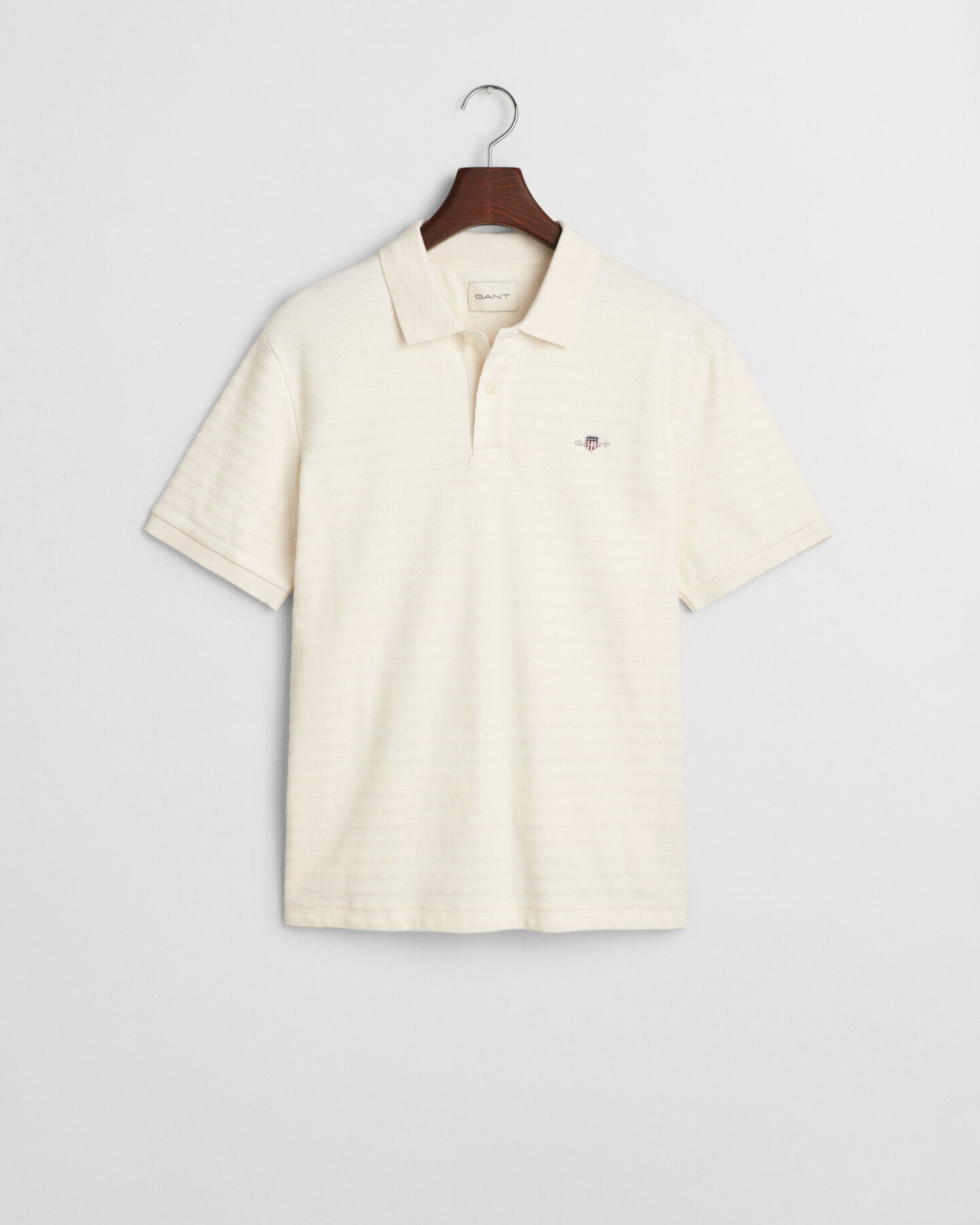 Kohokuvioitu raidallinen pikeepaita