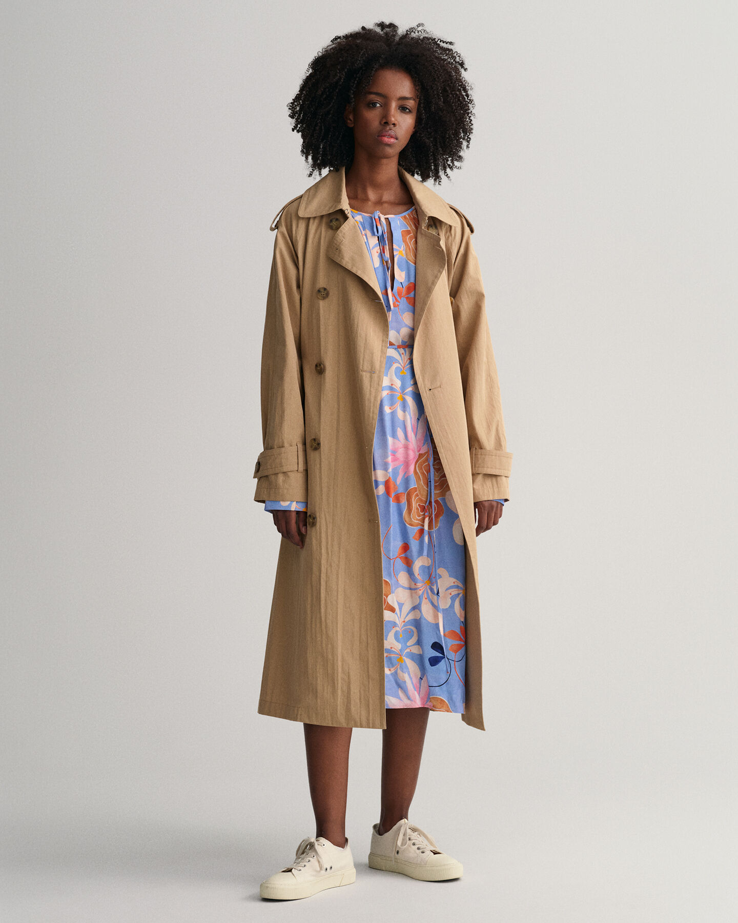 Printtikuvioitu Floral-mekko, jossa v‑pääntie