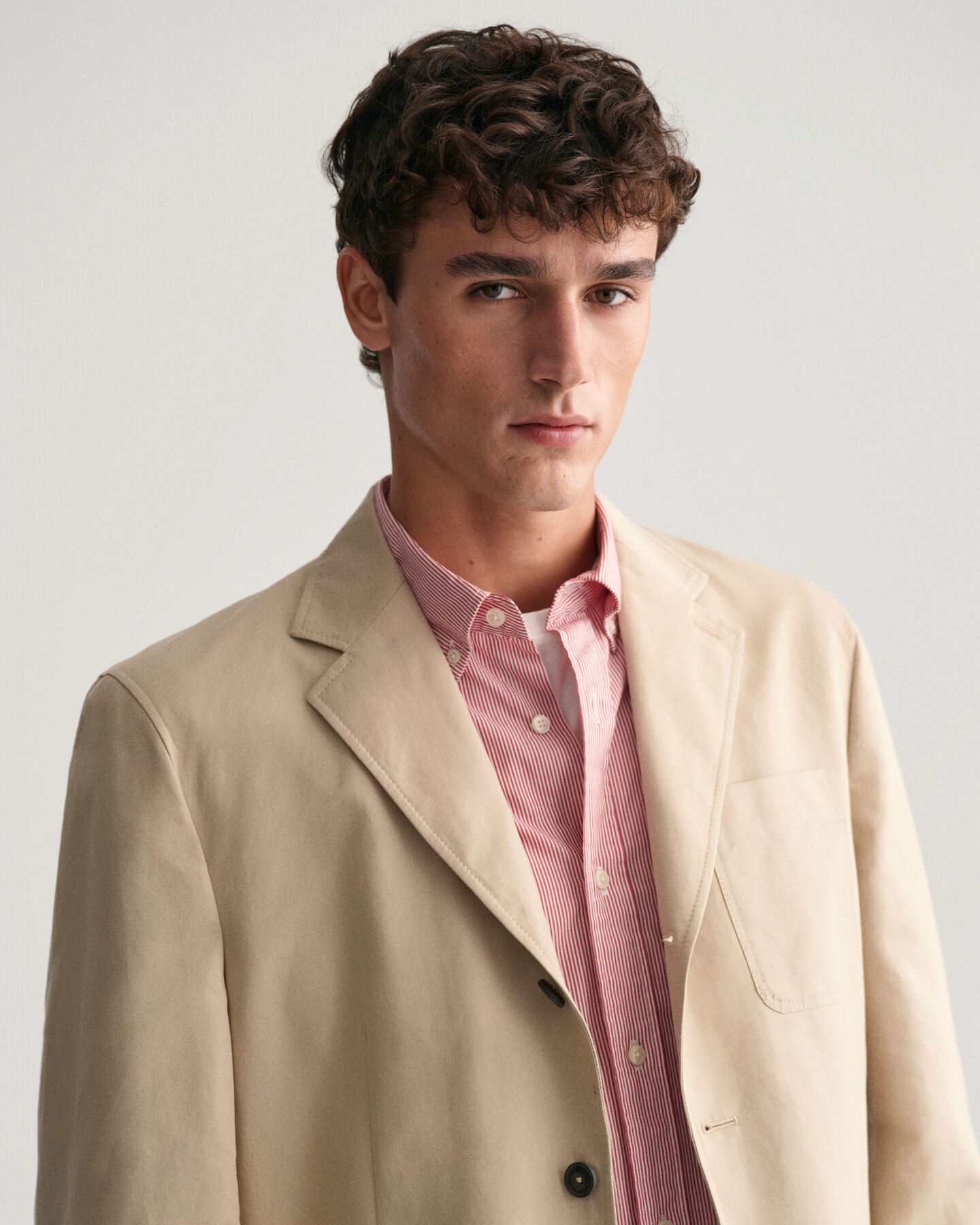 Regular&nbsp;fit ‑mitoitettu puuvillableiseri