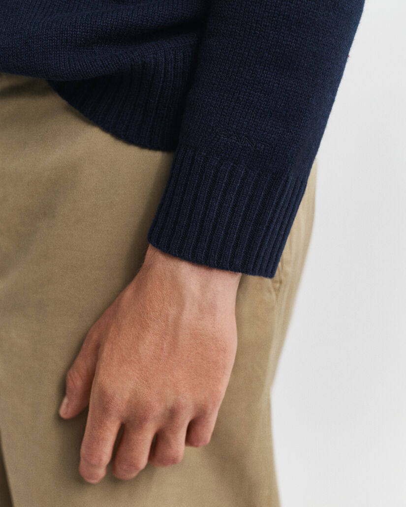 Kašmirsekoitteinen huppari