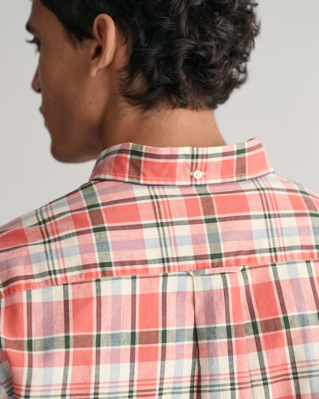 Regular fit ‑mitoitettu ruudullinen puuvilla-pellavapaita