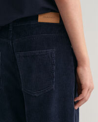 Teen Boys ‑malliston loose fit -mitoitetut vakosamettihousut