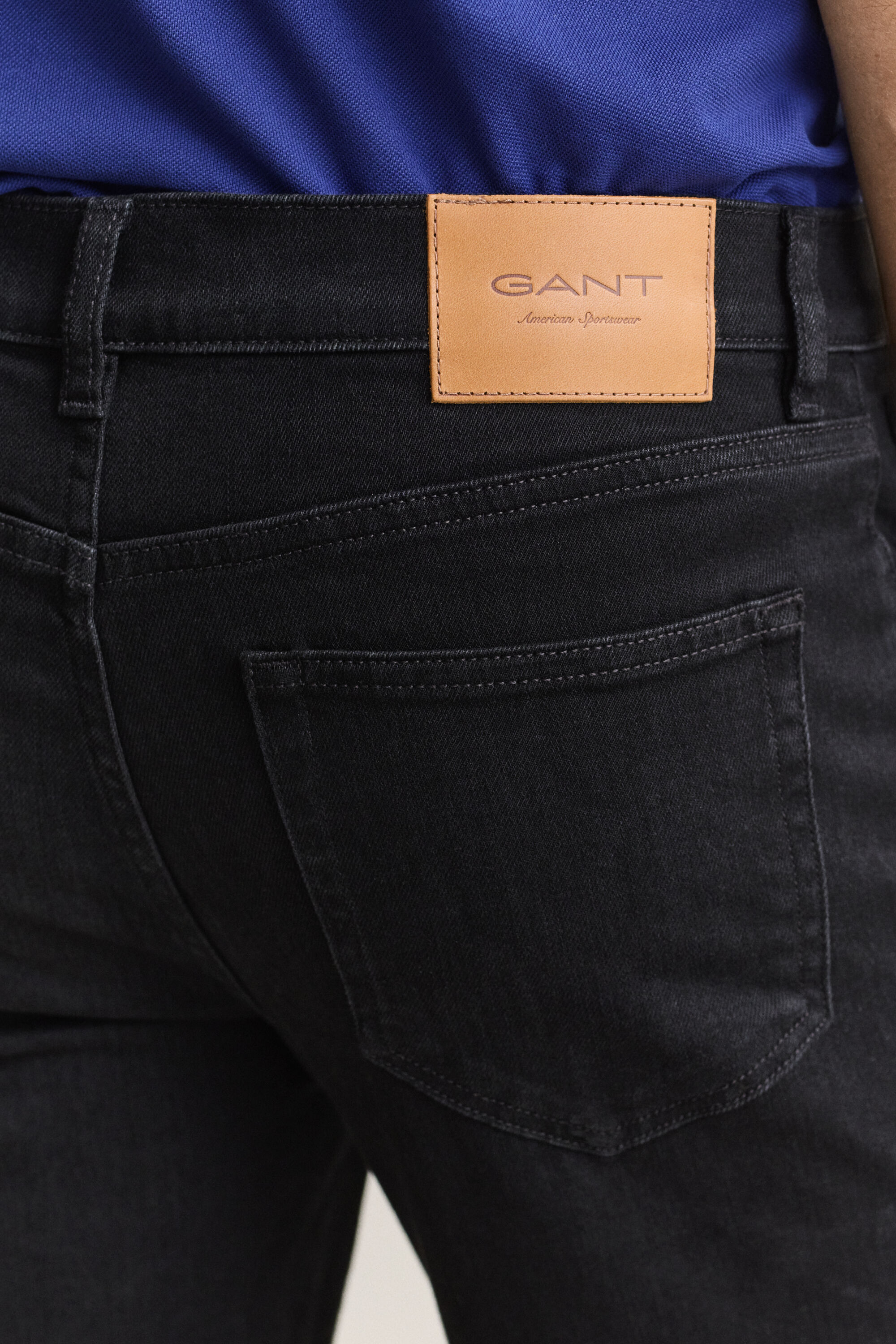 Slim fit ‑mitoitetut farkut