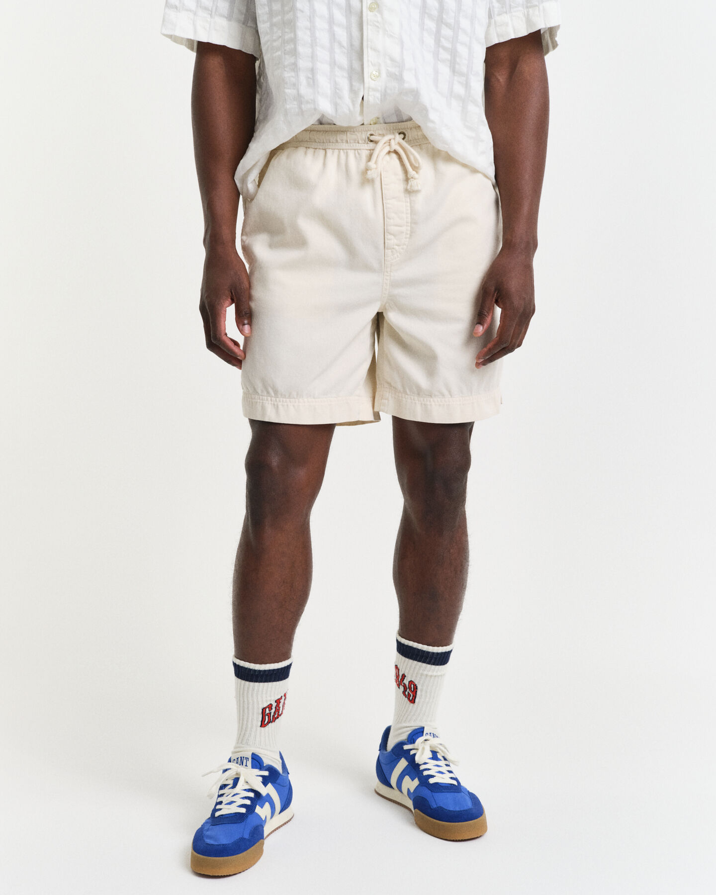 Regular fit ‑mitoitetut kiristysnauhalliset Sunfaded-shortsit