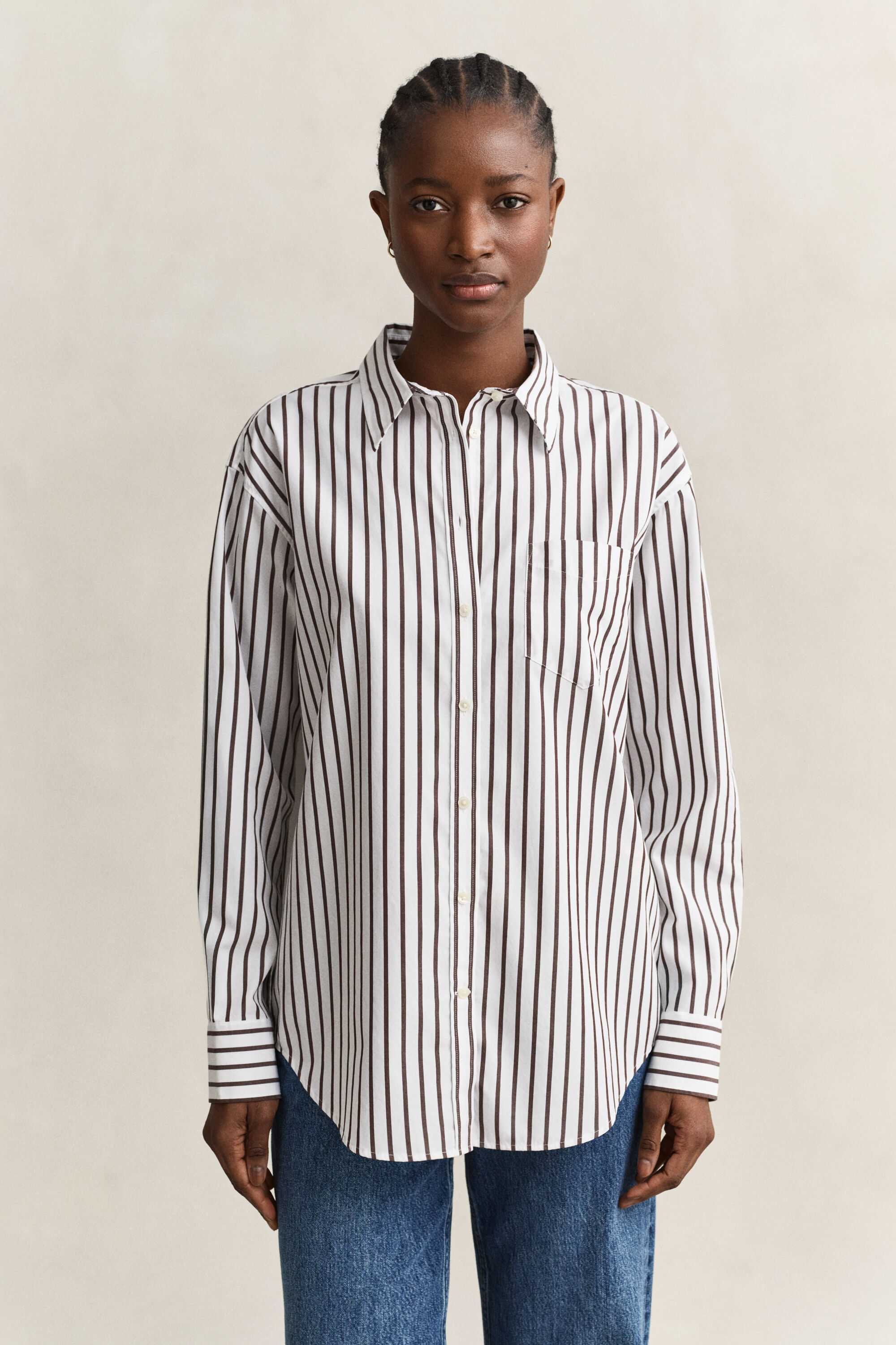 Relaxed fit ‑mitoitettu klassinen popliiniraitapaita