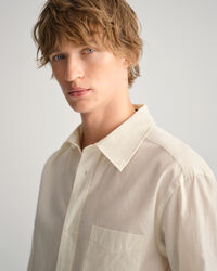 Relaxed fit ‑mitoitettu puuvilla-silkkipaita