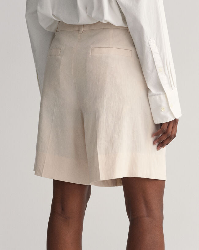 Joustavat pellavashortsit