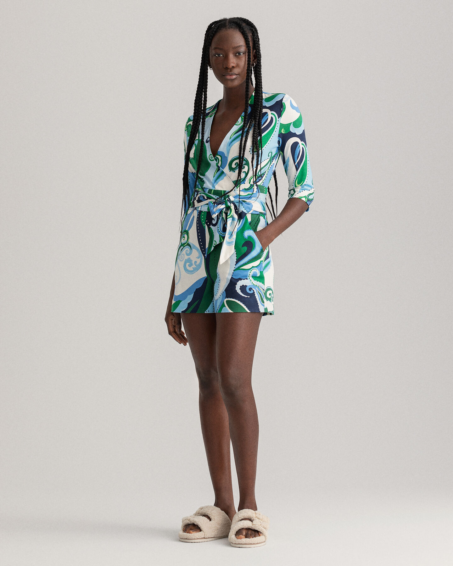 Paisley-kuvioitu shortsihaalari