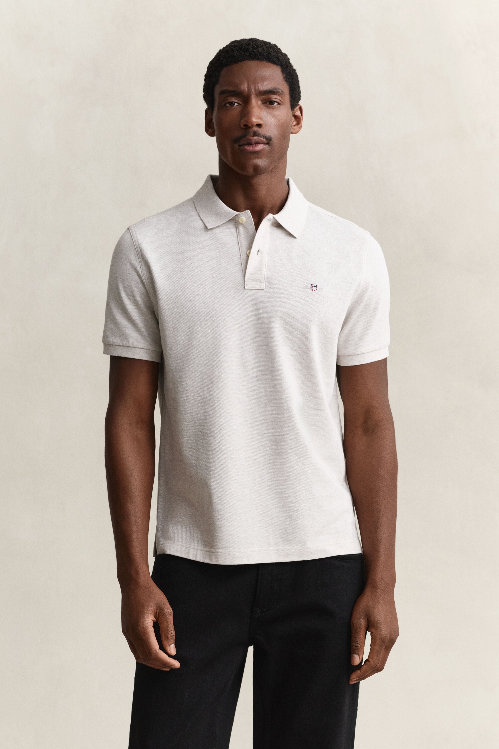 Regular fit ‑mitoitettu pikeepaita