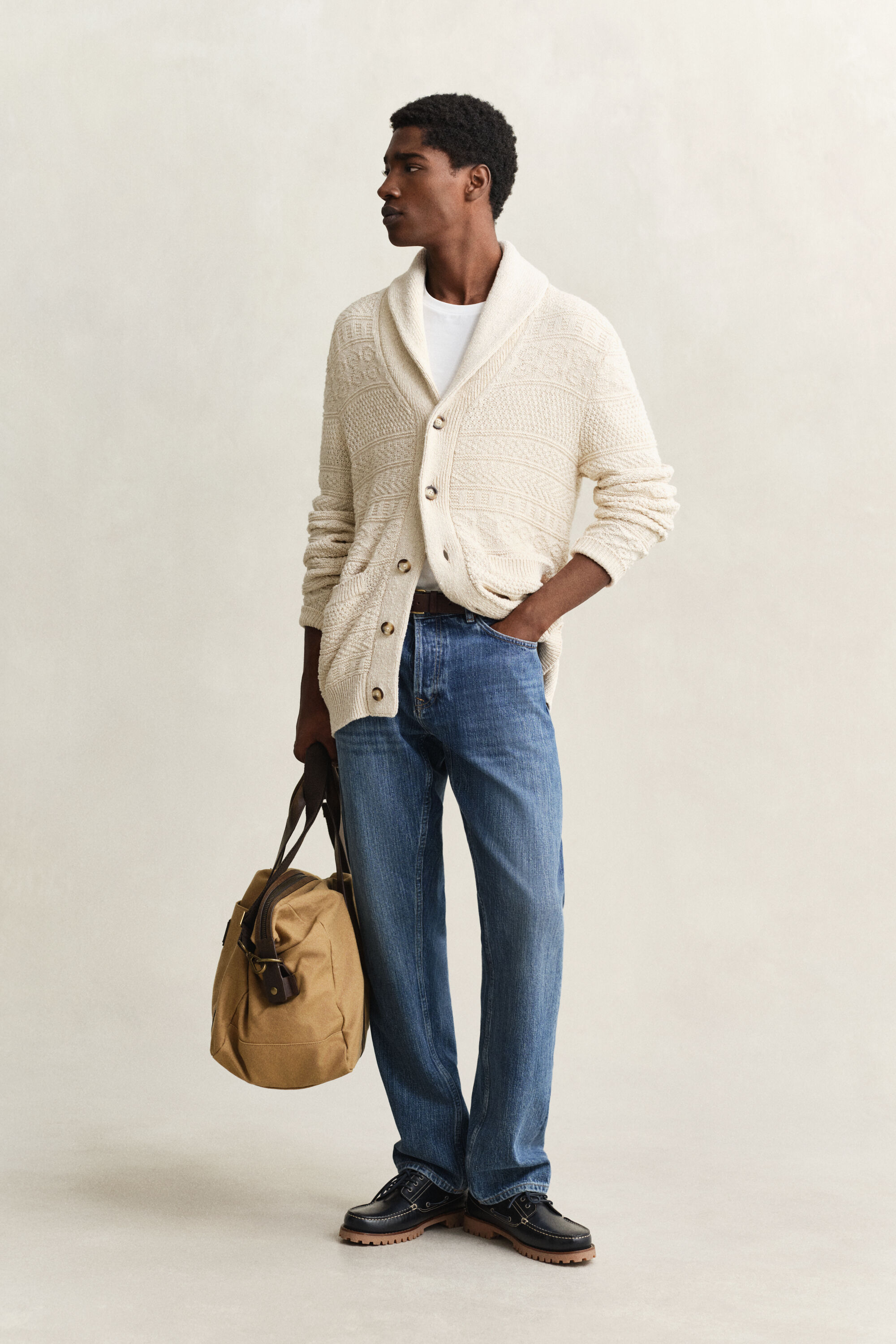 Kohokuvioitu neuletakki puuvillasekoitetta